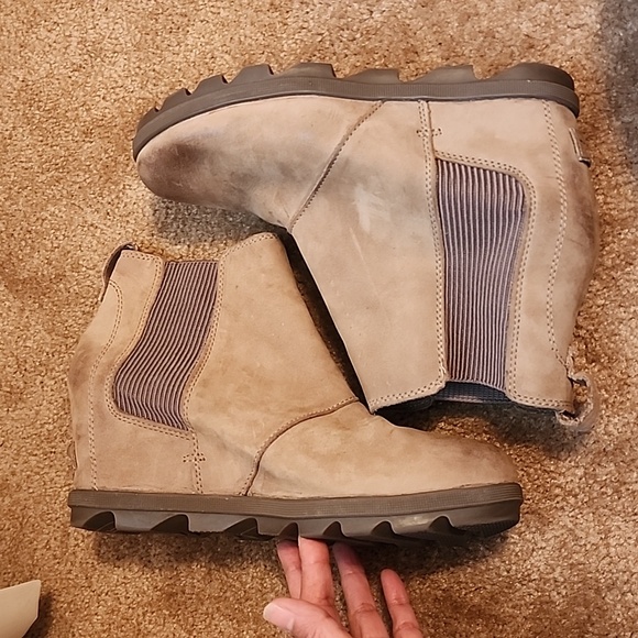 Sorel Joan of Artic Distressed Wedge II Chelsea Boots - Picture 11 of 12
